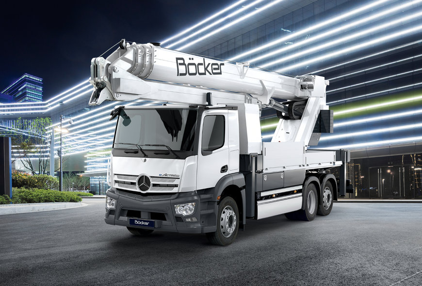 BOECKER PREMIÈRE GRUE SUR CAMION TOUT ÉLECTRIQUE EN ACIER ET ALUMINIUM